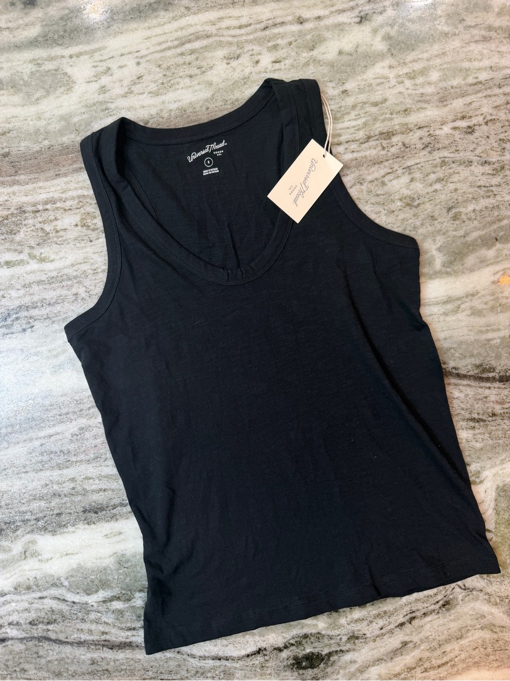 NWT Universal Thread Black Sleeveless Scoop Neck Tank